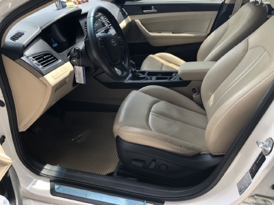 Bán Hyundai Sonata 2.0AT màu trắng số tự động nhập Hàn Quốc 2016 biển tỉnh đi đúng 34000km xe đẹp