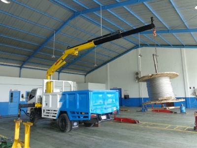 CẨU GẬP HYVA 3 TẤN HB60-NHẬP KHẨU CHÂU ÂU
