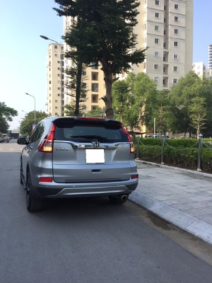 Cần bán Honda Crv sản xuất 2017, số tự động, Full 2.4, màu bạc cực đẹp