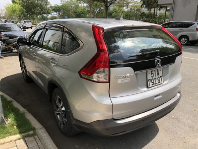 Bán Honda CRV 2.4AT màu bạc sản xuất 2014 biển Sài Gòn một chủ đi 65000km