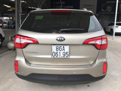 Bán Kia New Sorento GAT 2.4AT màu vàng cát máy xăng số tự động sản xuất 2017