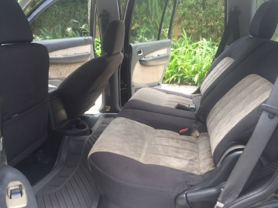 Cần tiền bán Ford Everest sx 2007, màu đen than, số sàn, máy dầu, còn mới hơn chữ mới luôn