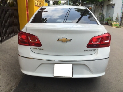 Cần bán xe Chevrolet Cruze 2016 số sàn màu trắng, xe cọp nhà trùm mền rất ít sử dụng