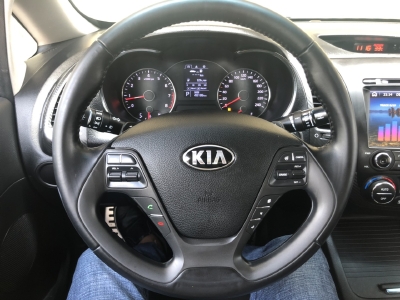 Bán Kia K3 1.6AT màu trắng số tự động sản xuất 2014 biển tỉnh đi 48000km