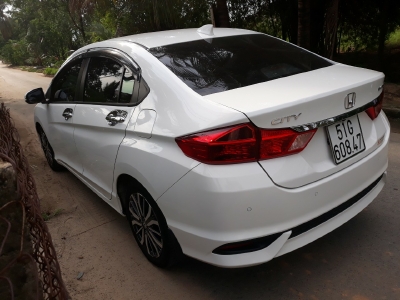 Bán Honda City 1.5CVT màu trắng số tự động sản xuất 2018 biển Sài Gòn
