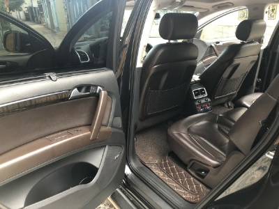 Bán Audi Q7 màu đen 2008 bản full nhé, ghé điện, cóp điện, surup mui nha