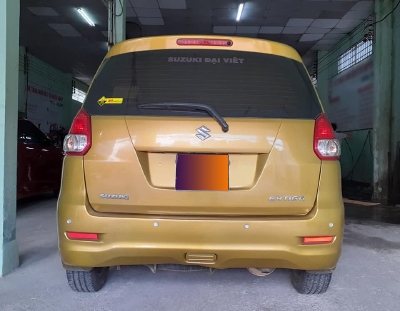 Gia đình cần bán xe Eartiga 2016, số tự động, màu cam hàng hiếm