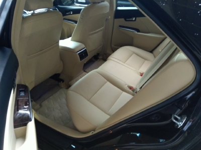 Bán xe Camry 2.0E 2017 màu đen đi 37.200km, xe đẹp như mới, còn bảo hành chính hãng, có hỗ tợ trả góp, hàng hót