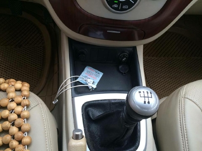 Gia đình cần bán xe Hyundai Santafe máy xăng 2008 số sàn màu ghi