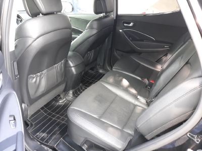 Bán Hyundai SantaFe 4WD 2.4AT màu đen VIP máy xăng bản full 2 cầu số tự động sản xuất 2015 biển Sài Gòn