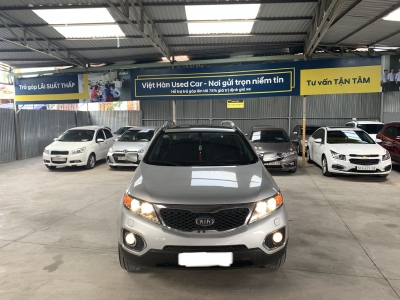 Bán Sorento 2.4MT 2012 Đăng ký 2013, màu bạc, giá TL, hổ trợ góp