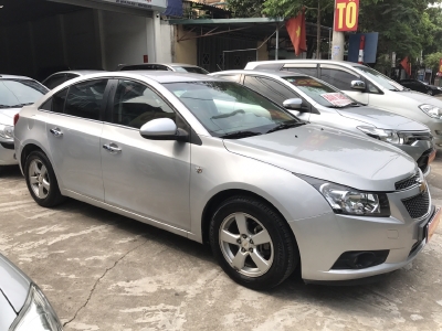 Chevrolet Cruze 1.6 LT đời 2011, màu bạc, xe tuyển không lỗi. 1 chủ từ mới