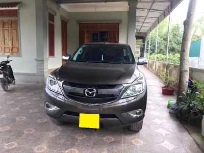 Bán xe cọp Mazda BT50 2017, số sàn, hai cầu, màu xám, gia đình dùng ít đi.