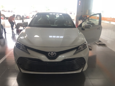 Bán Xe Camry 2.0G Màu Trắng Giao Ngay