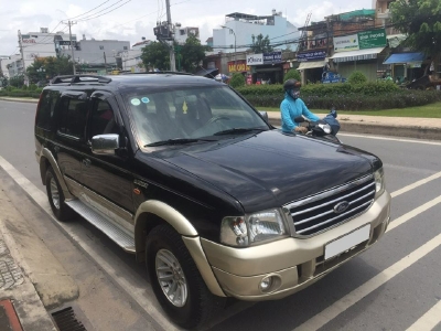 Cần tiền bán Ford Everest sx 2007, màu đen than, số sàn, máy dầu
