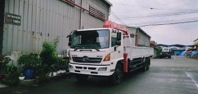 xe tải hino FC 6 tấn gắn cẩu unic