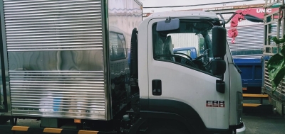 xe tải isuzu 6 tấn thùng kín frr650 giá rẽ