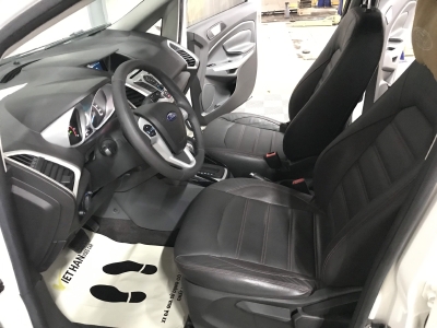 Bán Ford Ecosport Titanium 1.5AT màu trắng số tự động sản xuất 2014 một chủ