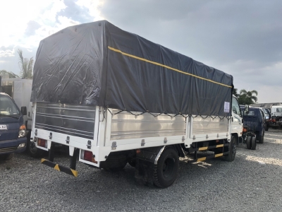 xe tải huyndai hd110s thùng bạt
