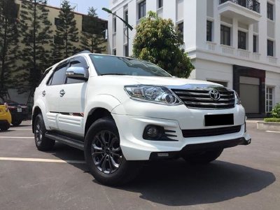 cần tiền bán xe  Fortuner TRD 2016 tự động , máy xăng, màu trắng