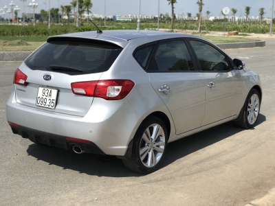 Bán Kia Cerato HB 1.6AT màu ghi bạc số tự động nhập Hàn Quốc 2012 đi 45000km