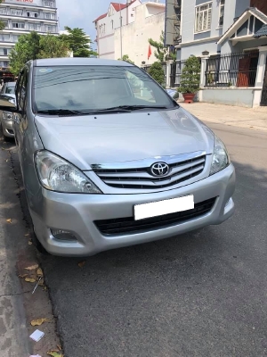 Gia đình cần bán xe Innova 2009, số sàn màu bạc