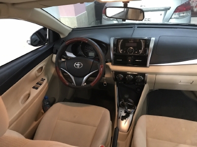 Cần bán xe Toyota Vios 1.5E 2016 số tự động màu vàng cát