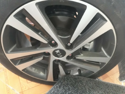 Bán Kia Cerato 1.6MT bản đủ màu trắng số sàn sản xuất cuối 2018 đi 1800km