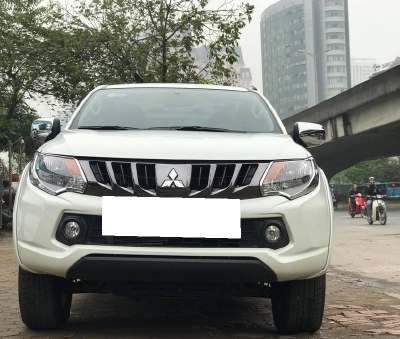 Gia đình cần bán Triton 2018, số tự động, máy dầu, màu trắng