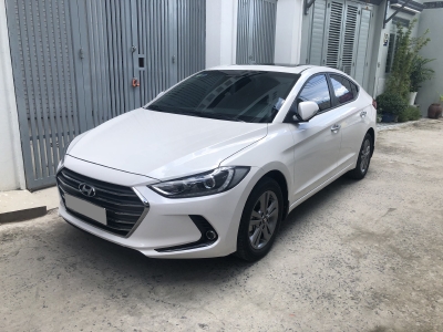 Bán Huyndai Elantra 2019 tự động trắng thể thao chính chủ