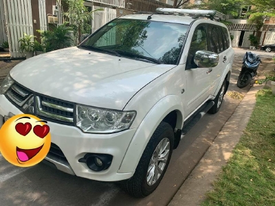 Cần tiền bán Pajero 2017, bản 3.0, số tự động, màu trắng
