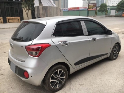 Bán Huyndai i10 hachback số sàn 1.2 sx 2018 màu bạc như mới