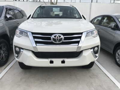Báo Giá Mới Nhất Toyota Fortuner Máy Xăng , Giá Cực Tốt, Xe Có Sẳn, Hỗ Trợ Trả Góp, Giao Ngay