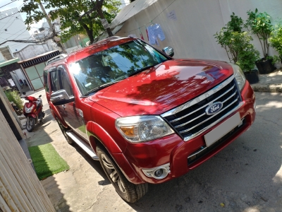 Bán Ford Everest Đỏ 2010 đk 2011 tự động máy dầu rất mới.