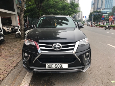 Fortuner 2017 màu đen
