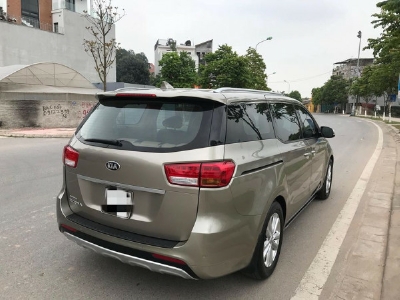 Cần bán xe ô tô Sedona 3.3, sản xuất 2016, số tự động máy xăng Full option