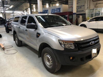 Ranger XL 4x4, MT, 2014, màu bạc, mua bán tại hãng