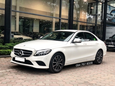 Cần bán gấp Mercedes C200 2019 màu Trắng chính chủ biển đẹp giá cực tốt