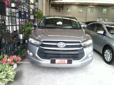 Toyota Innova 2.0 cuối năm 2016 giá tốt cho anh em, liên hệ ngay nhé.