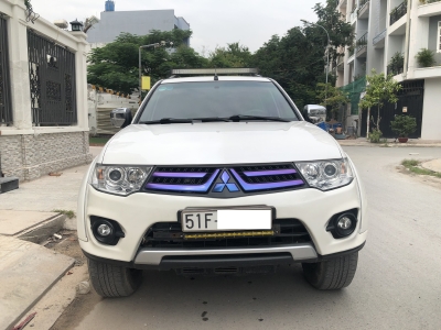 Bán xe Mitsubishi Pajero Sport Diesel 4x2 MT, đời 2017, màu Trắng! Như Mới!