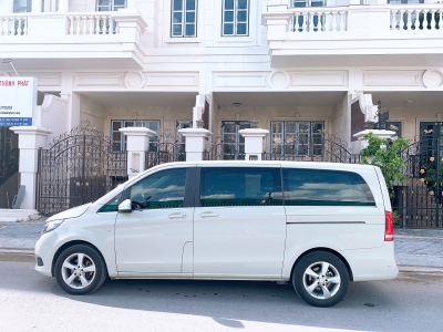 Cần ra đi em Mercedes V220d, đời 2016, màu Trắng xe như mới!