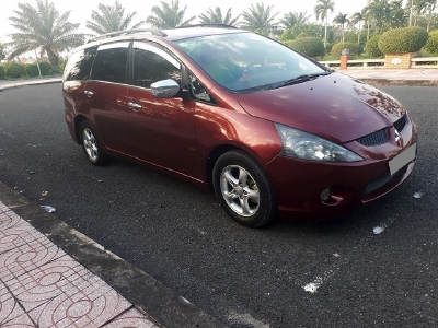 Bán Mitsubishi Grandis 2005 tự động màu đỏ xe gia đình sử dụng