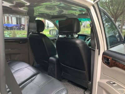 Đổi xe mới cần bán Pajero 2015, số tự động, máy V6, màu trắng