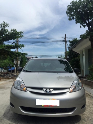 Xe Sienna LE 2009, số tự động, nhập mỹ, màu bạc. n