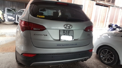 Hãng bán santafe full xăng 2015, màu bạc, đúng chất, biển TP, giá TL, hổ trợ góp