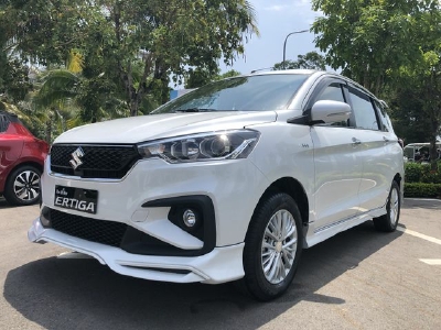 Suzuki 7 chỗ tiện dụng Ertiga nhập khẩu nguyên chiếc mới nhất giá rẻ