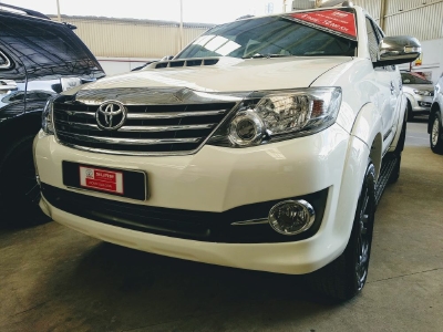 Ai muốn mua Toyota Máy Dầu chạy dịch vụ thì tham khảo ngay em này nhé!