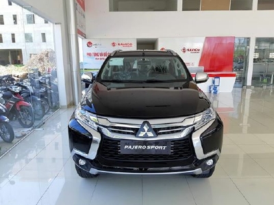 Ưu đãi hấp dẫn khi đặt xe Pajero sport máy dầu, số sàn, mới 100%