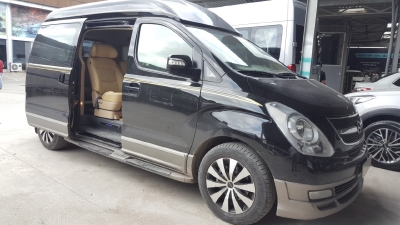 Hãng bán Starex Limousine 2014, màu đen, đúng chất, biển TP, giá TL, hổ trợ góp