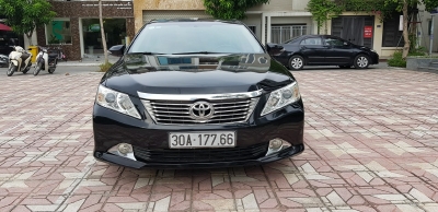 Bán Toyota Camry 2.5Q màu đen 2014